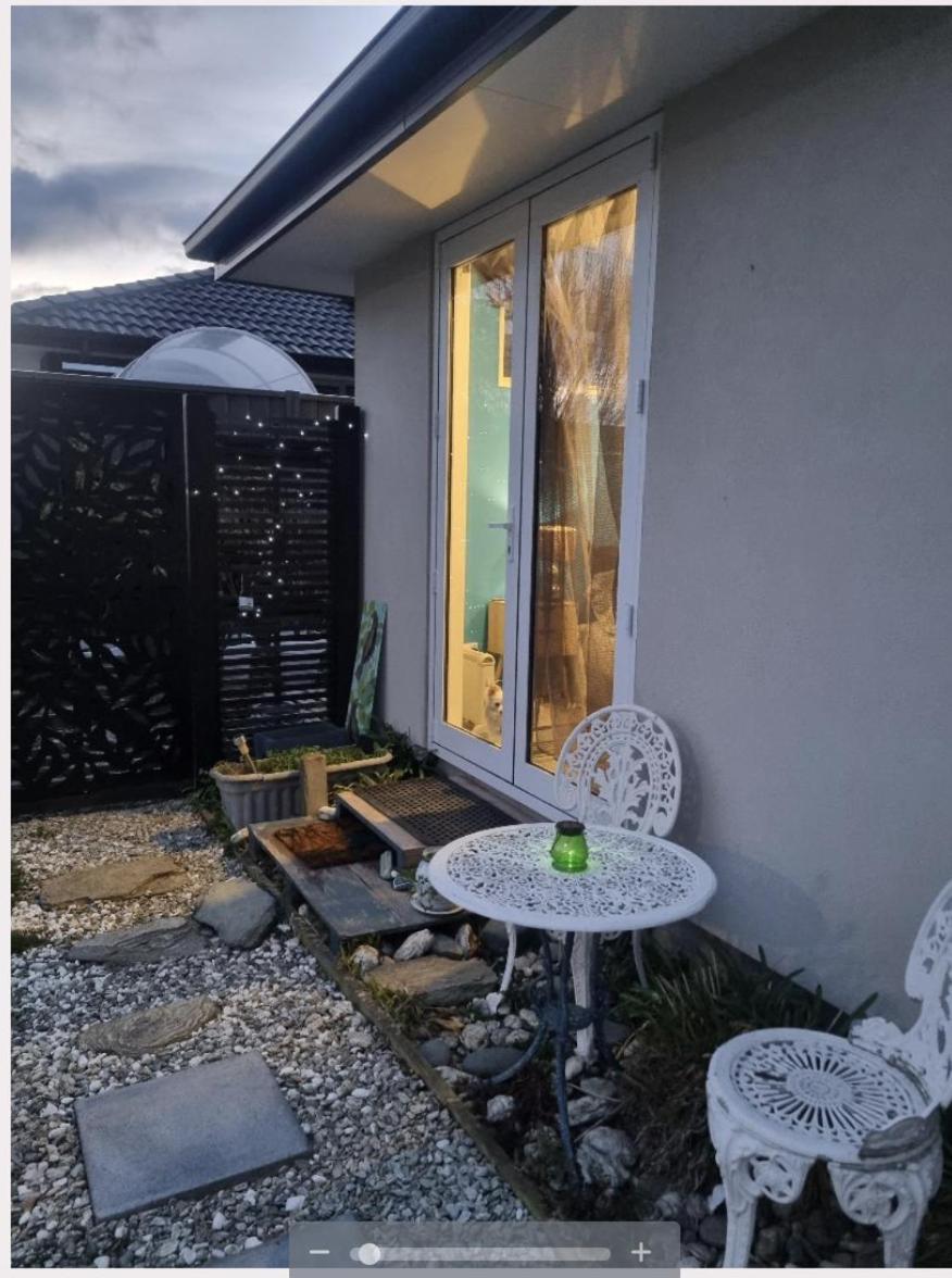 Banbury Deluxe With Spa Bath! Private Courtyard! Квинстаун Экстерьер фото